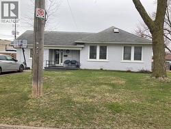 2348 ARTHUR Windsor, ON N8W 3E9