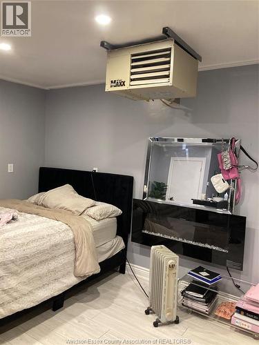 2348 Arthur, Windsor, ON - Indoor Photo Showing Bedroom