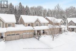 22 SPALDING CRESCENT Huntsville, ON P1H 1C8