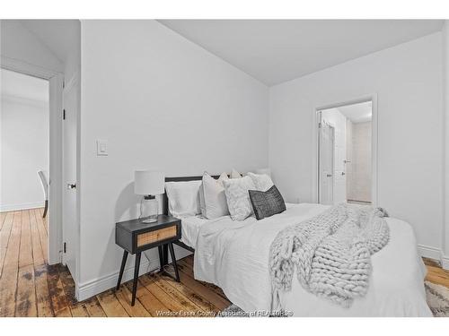 809 Gladstone, Windsor, ON 