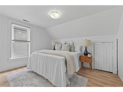 809 Gladstone, Windsor, ON 