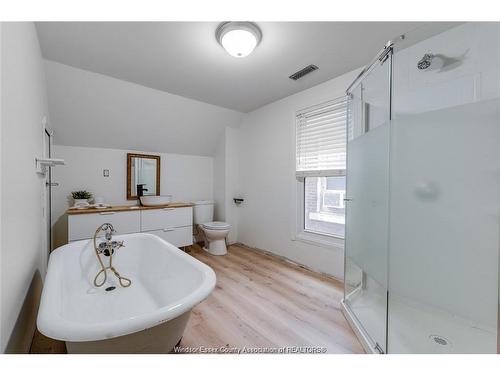 809 Gladstone, Windsor, ON 