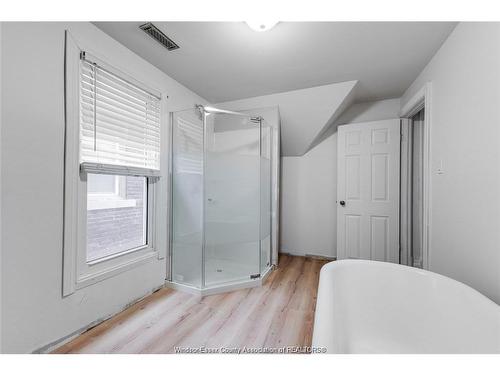 809 Gladstone, Windsor, ON 