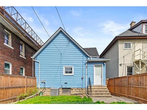 809 Gladstone, Windsor, ON 