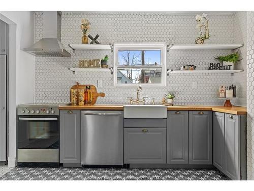 809 Gladstone, Windsor, ON 