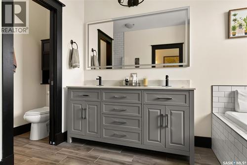 15 Meadow Bay, Lumsden, SK - Indoor Photo Showing Bathroom