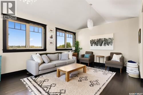 15 Meadow Bay, Lumsden, SK - Indoor Photo Showing Living Room
