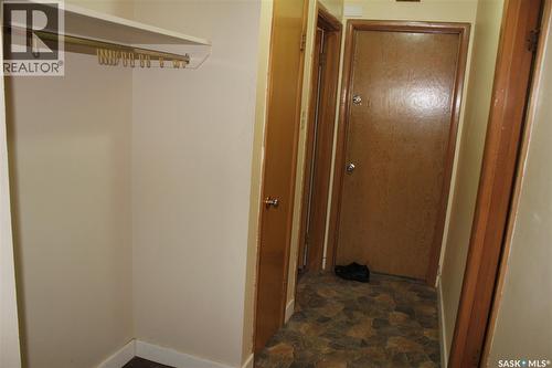 459 6Th Avenue Nw, Swift Current, SK - Indoor Photo Showing Other Room