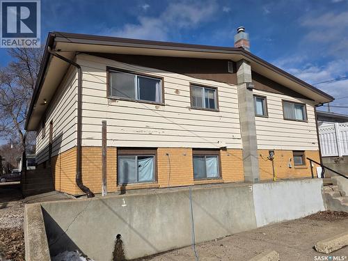459 6Th Avenue Nw, Swift Current, SK - Outdoor With Exterior