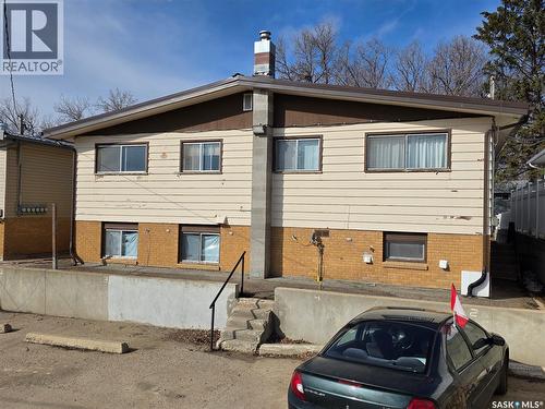 459 6Th Avenue Nw, Swift Current, SK - Outdoor With Exterior