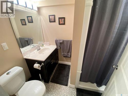 389 Maple Avenue, Yorkton, SK - Indoor Photo Showing Bathroom