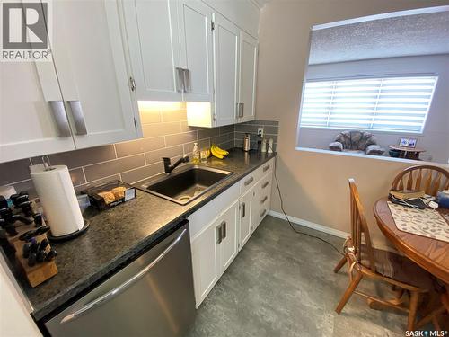 389 Maple Avenue, Yorkton, SK - Indoor Photo Showing Kitchen
