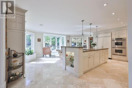 342 Pomona Avenue, Burlington, ON - Indoor Photo Showing Kitchen