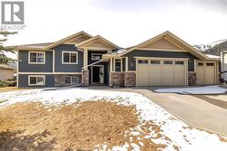 2261 Black Hawk Drive Sparwood, BC V0B 2G2