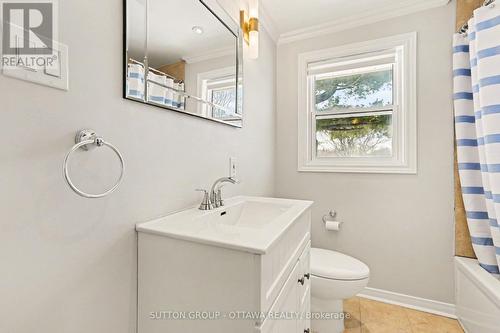 1071 Aldea Avenue, Ottawa, ON - Indoor Photo Showing Bathroom