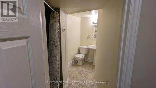 1071 Aldea Avenue, Ottawa, ON - Indoor Photo Showing Bathroom