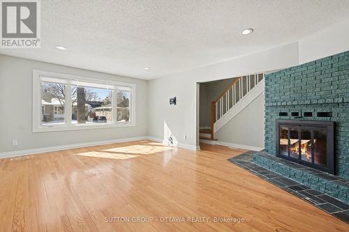 1071 Aldea Avenue, Ottawa, ON - Indoor Photo Showing Living Room With Fireplace