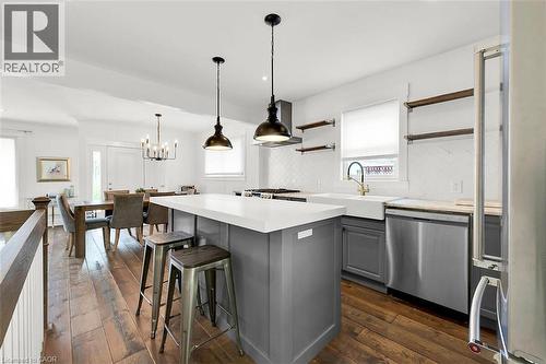 28 Marion Crescent, Dundas, ON - Indoor Photo Showing Kitchen With Stainless Steel Kitchen With Upgraded Kitchen