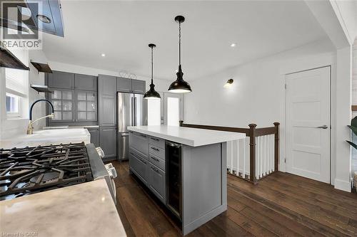 28 Marion Crescent, Dundas, ON - Indoor Photo Showing Kitchen With Stainless Steel Kitchen With Upgraded Kitchen