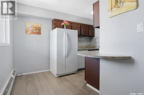 206 31 Rodenbush Drive, Regina, SK - Indoor Photo Showing Kitchen