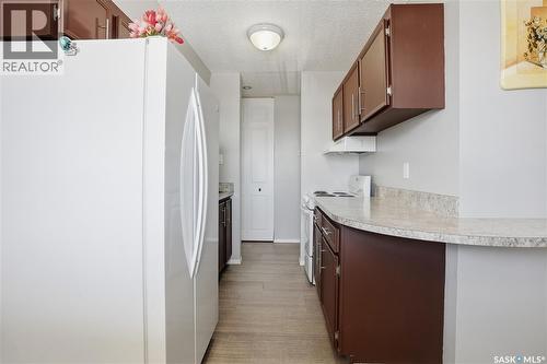 206 31 Rodenbush Drive, Regina, SK - Indoor Photo Showing Kitchen