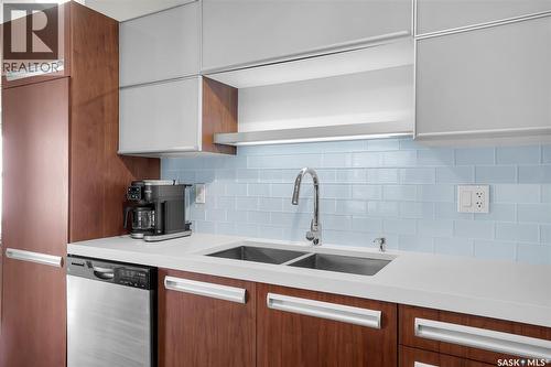 1102 1015 Patrick Crescent, Saskatoon, SK - Indoor Photo Showing Kitchen With Double Sink