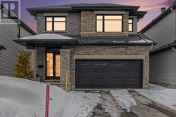 266 SHINLEAF CRESCENT  Ottawa, ON K1W 0J2