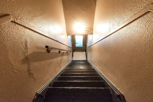 Staircase - 7461 Av. De L'Épée, Montréal (Villeray/Saint-Michel/Parc-Extension), QC - Indoor Photo Showing Other Room