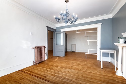 Living Room - 7461 Av. De L'Épée, Montréal (Villeray/Saint-Michel/Parc-Extension), QC - Indoor Photo Showing Other Room