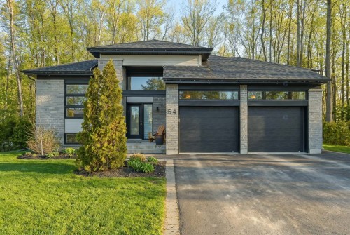 54 Rue De Lorimier  Saint-Colomban, QC J5K 0N1
