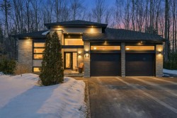 54 Rue De Lorimier Saint-Colomban, QC J5K 0N1