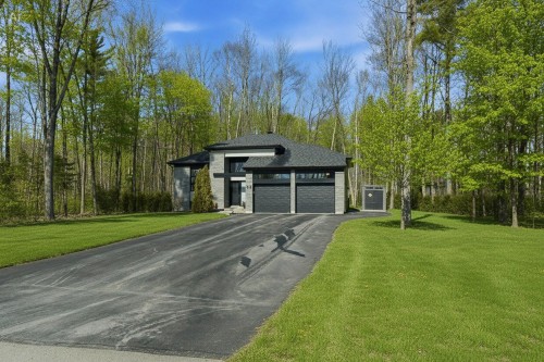 Front of Structure - 54 Rue De Lorimier, Saint-Colomban, QC - Outdoor