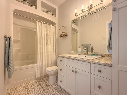 11 Marsh Crescent, Brandon, MB - Indoor Photo Showing Bathroom