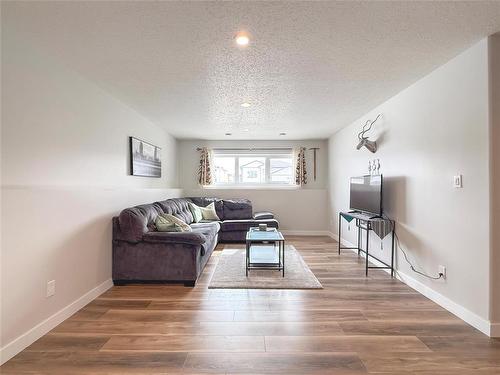 11 Marsh Crescent, Brandon, MB - Indoor Photo Showing Living Room
