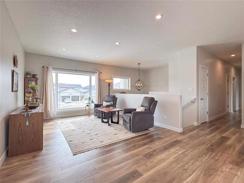 11 Marsh Crescent, Brandon, MB - Indoor Photo Showing Living Room
