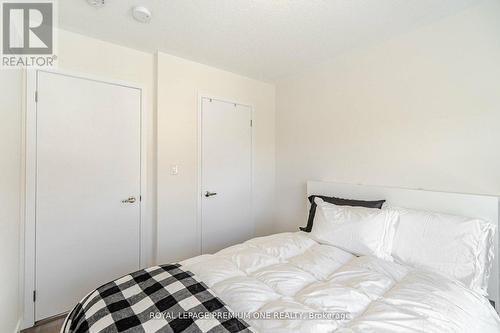 2 Seacoasts Circle, Vaughan, ON - Indoor Photo Showing Bedroom