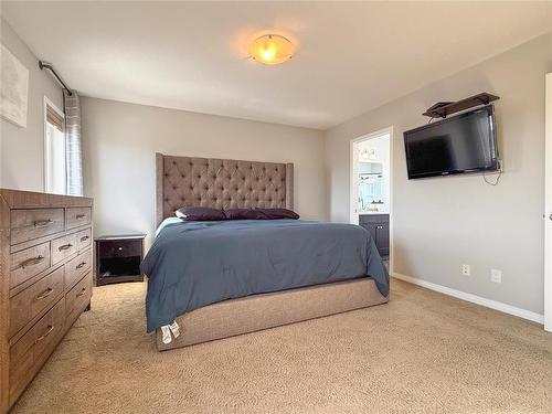 36 Southview Drive, Brandon, MB - Indoor Photo Showing Bedroom