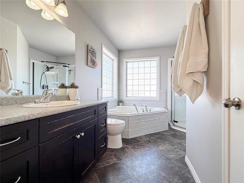 36 Southview Drive, Brandon, MB - Indoor Photo Showing Bathroom