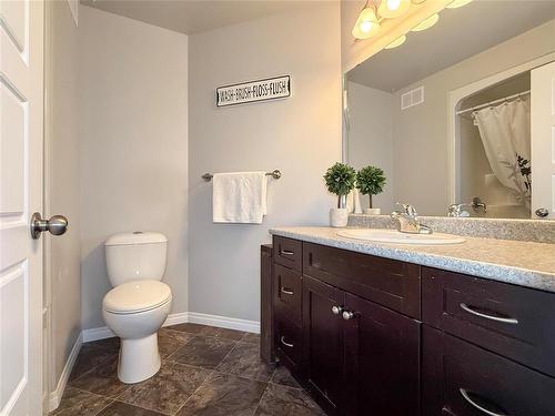 36 Southview Drive, Brandon, MB - Indoor Photo Showing Bathroom
