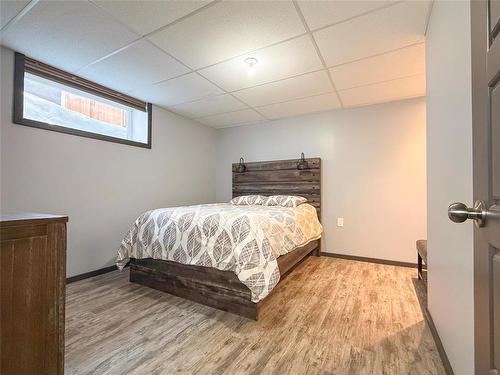 36 Southview Drive, Brandon, MB - Indoor Photo Showing Bedroom