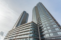 A719-30 Upper Mall Way Vaughan, ON L4J 0L7