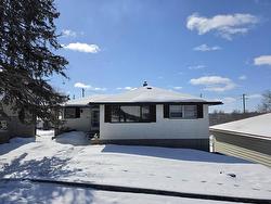 907 Seventh Street N Kenora, ON P9N 2R4