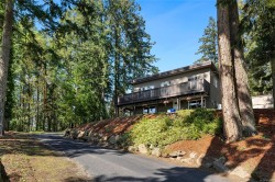 1084 Tatlow Rd North Saanich, BC V8L 5P3