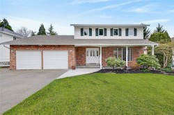 1368 Malahat Dr Courtenay, BC V9N 8B2