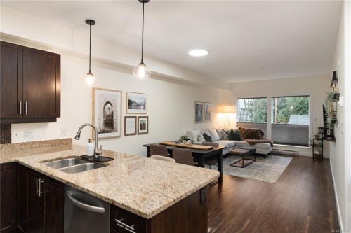 213-938 Dunford Ave  Langford, BC V9B 2S3