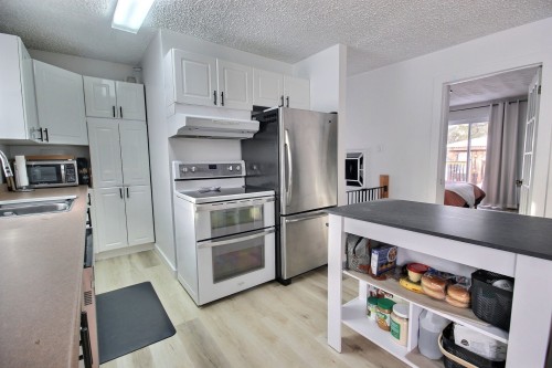 Cuisine - 5792 Boul. Témiscamingue, Rouyn-Noranda, QC - Indoor Photo Showing Kitchen