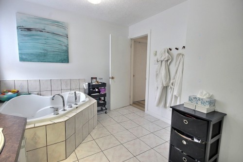 Salle de bains - 5792 Boul. Témiscamingue, Rouyn-Noranda, QC - Indoor Photo Showing Bathroom
