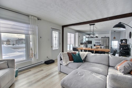 Salon - 5792 Boul. Témiscamingue, Rouyn-Noranda, QC - Indoor Photo Showing Living Room