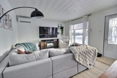 Salon - 5792 Boul. Témiscamingue, Rouyn-Noranda, QC - Indoor Photo Showing Living Room