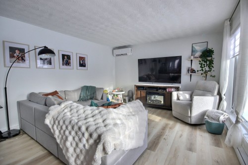 Salon - 5792 Boul. Témiscamingue, Rouyn-Noranda, QC - Indoor Photo Showing Living Room